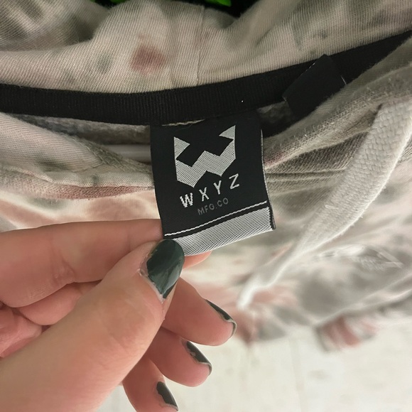 WXYZ Mfg Co Size tie-dye Skull Graphic Design hoodie - Picture 3 of 9